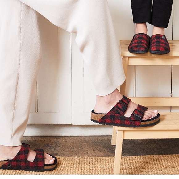 Birkenstock Shoes - BIRKENSTOCK Arizona Wool Felt Plaid Red black shearling fur sandals size 37 Nwot